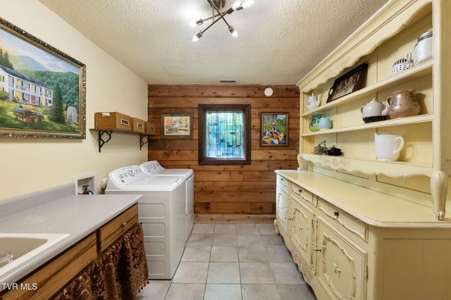 22455 Wyldwood Road, Abingdon, VA 24211