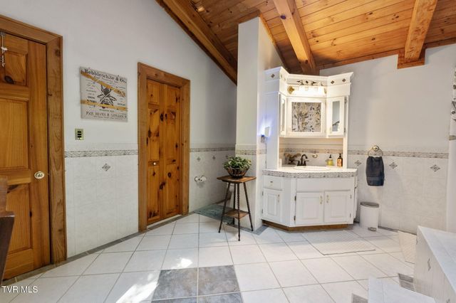 22455 Wyldwood Road, Abingdon, VA 24211