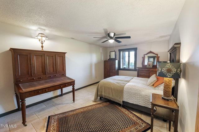 22455 Wyldwood Road, Abingdon, VA 24211