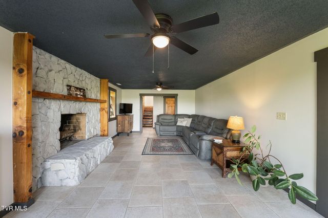 22455 Wyldwood Road, Abingdon, VA 24211