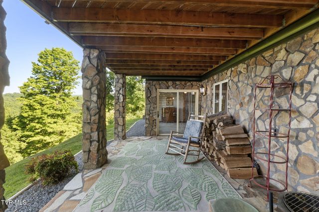 22455 Wyldwood Road, Abingdon, VA 24211