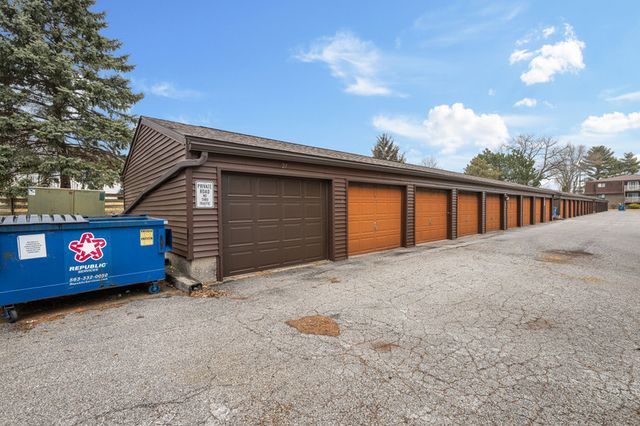 1211 48th Avenue 27, East Moline, IL 61244