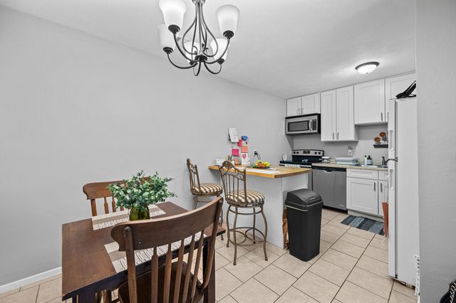 1211 48th Avenue 27, East Moline, IL 61244