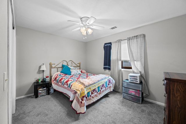 1211 48th Avenue 27, East Moline, IL 61244