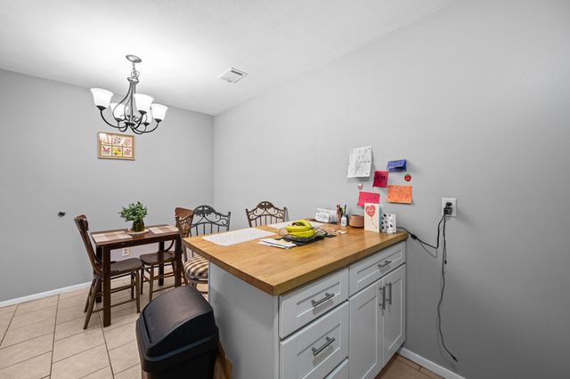 1211 48th Avenue 27, East Moline, IL 61244