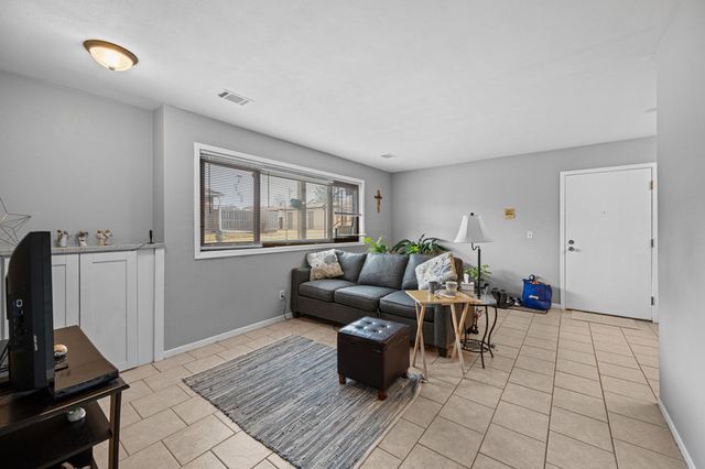 1211 48th Avenue 27, East Moline, IL 61244