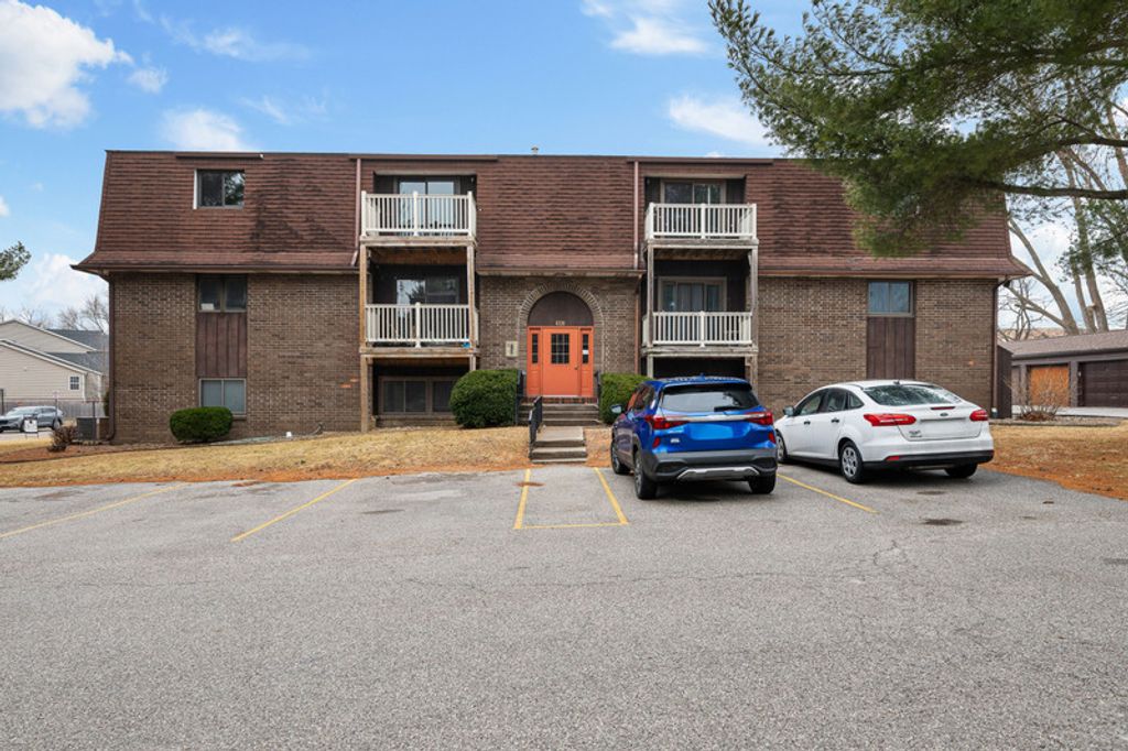 1211 48th Avenue 27, East Moline, IL 61244