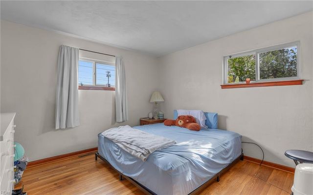 1049 Ferry Plantation RD, Virginia Beach, VA 23455