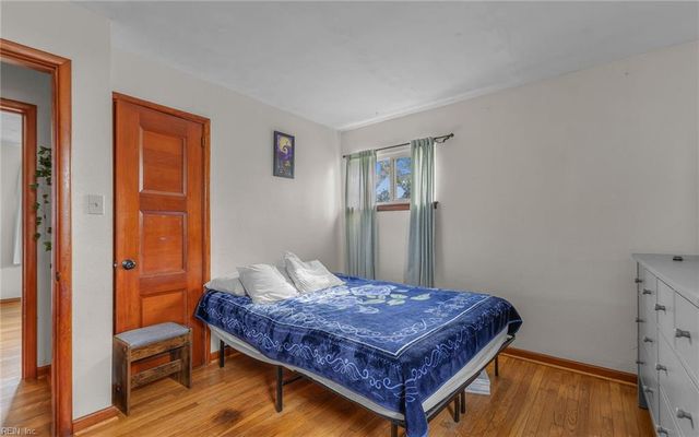 1049 Ferry Plantation RD, Virginia Beach, VA 23455