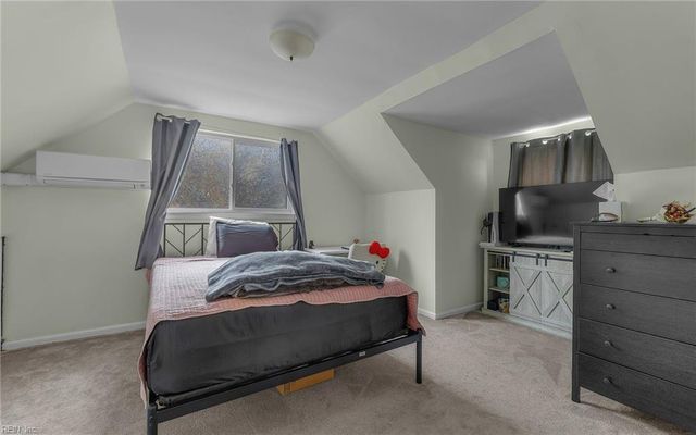 1049 Ferry Plantation RD, Virginia Beach, VA 23455