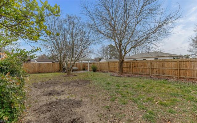 1049 Ferry Plantation RD, Virginia Beach, VA 23455