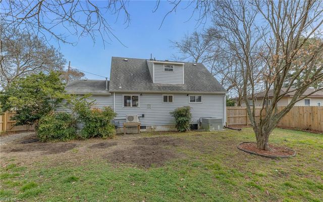 1049 Ferry Plantation RD, Virginia Beach, VA 23455