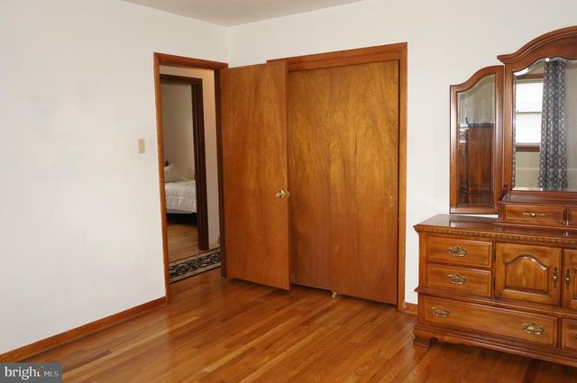 6304 CHELTON AVE, Harrisburg, PA 17112