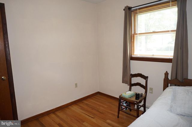 6304 CHELTON AVE, Harrisburg, PA 17112