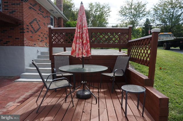 6304 CHELTON AVE, Harrisburg, PA 17112