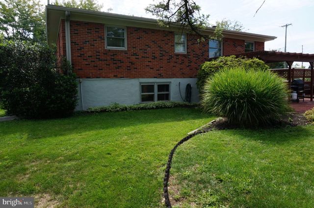 6304 CHELTON AVE, Harrisburg, PA 17112