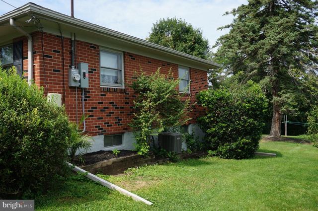 6304 CHELTON AVE, Harrisburg, PA 17112
