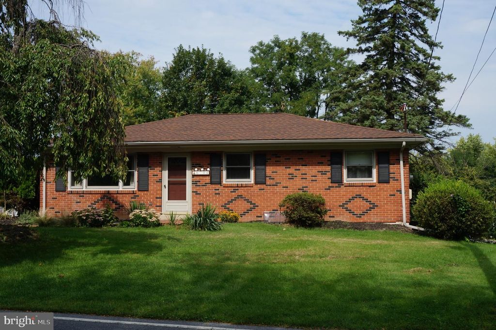 6304 CHELTON AVE, Harrisburg, PA 17112
