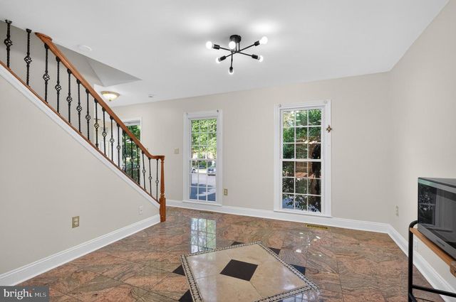 9608 MASTERWORKS DR, Vienna, VA 22181