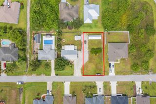 412 SW Bradshaw Circle, Port St Lucie, FL 34953