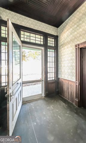 215 West Avenue, Carrollton, GA 30117