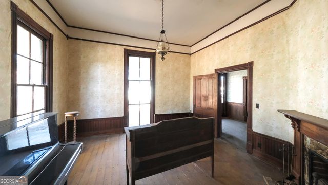 215 West Avenue, Carrollton, GA 30117