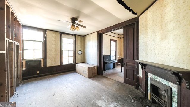 215 West Avenue, Carrollton, GA 30117