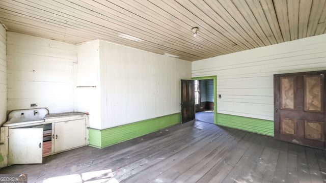 215 West Avenue, Carrollton, GA 30117