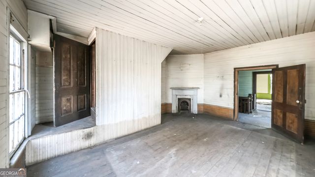 215 West Avenue, Carrollton, GA 30117