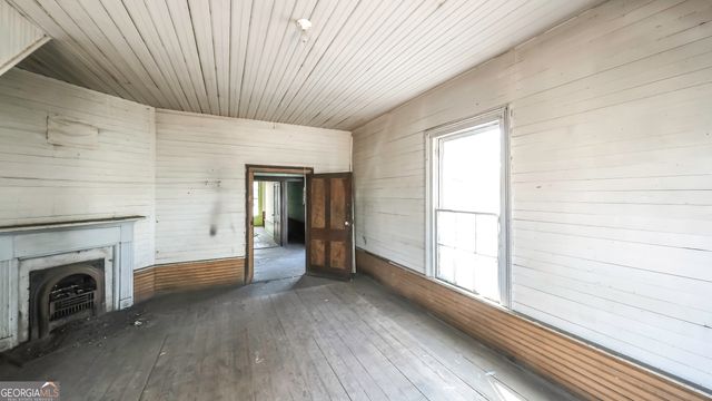 215 West Avenue, Carrollton, GA 30117