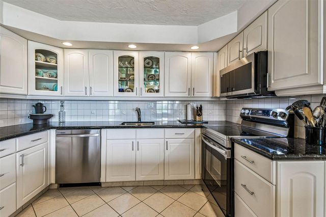 101 BENJAMIN FRANKLIN DRIVE 61, Sarasota, FL 34236