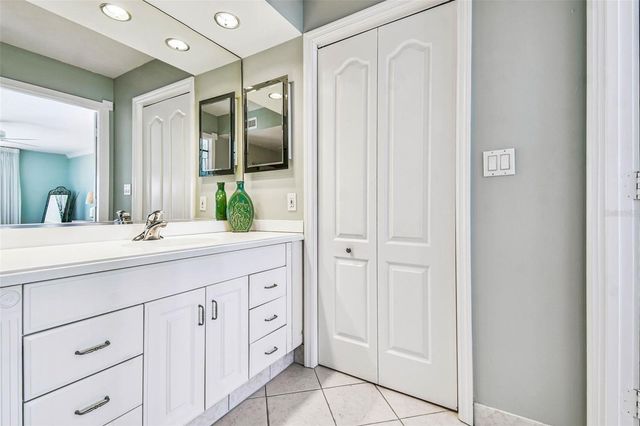 101 BENJAMIN FRANKLIN DRIVE 61, Sarasota, FL 34236