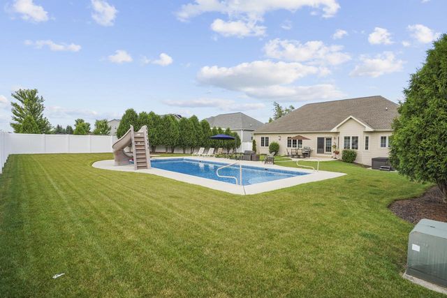 2222 38th AVENUE, Kenosha, WI 53144