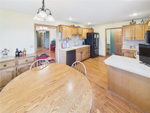 12 SW 260th Road, Warrensburg, MO 64093