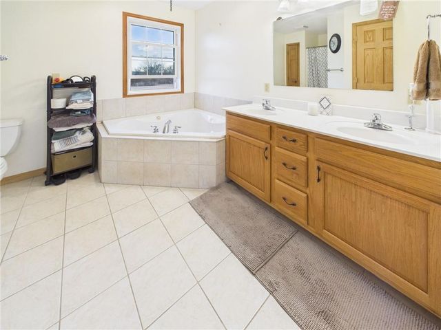 12 SW 260th Road, Warrensburg, MO 64093