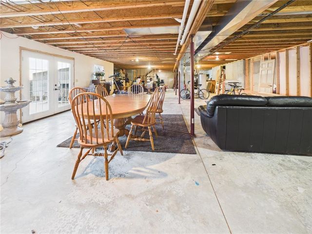 12 SW 260th Road, Warrensburg, MO 64093