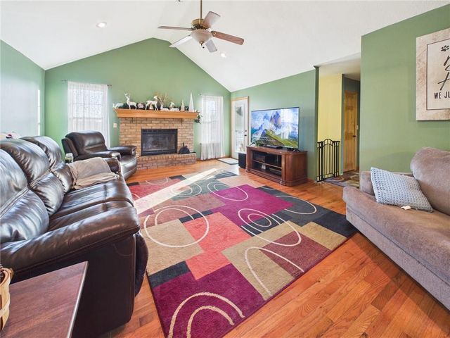 12 SW 260th Road, Warrensburg, MO 64093