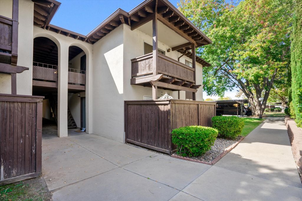 1601 Pennsylvania Street NE U16, Albuquerque, NM 87110