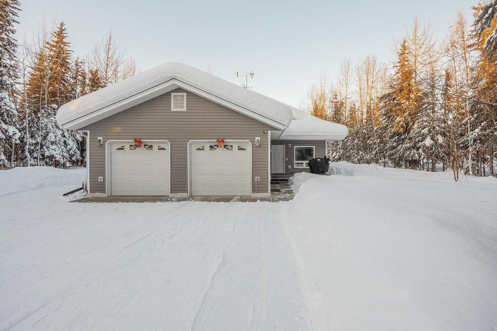 2324 MOONLIGHT DRIVE, North Pole, AK 99705