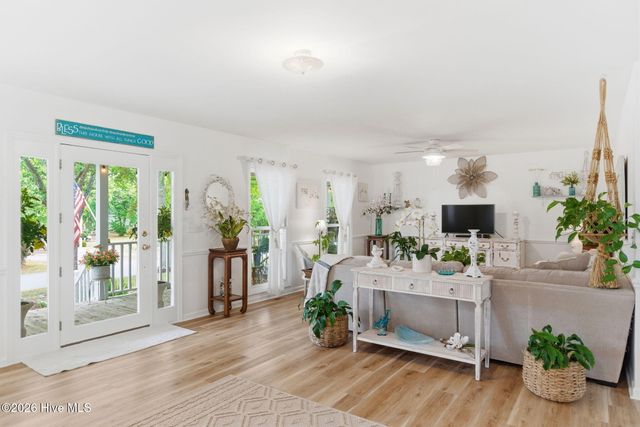 801 E Yacht Drive, Oak Island, NC 28465