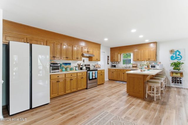 801 E Yacht Drive, Oak Island, NC 28465