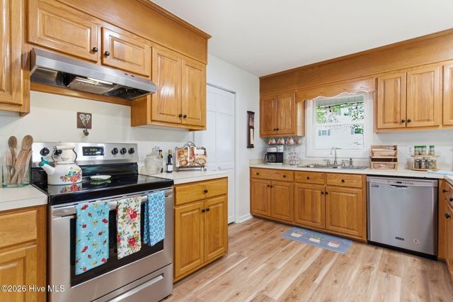 801 E Yacht Drive, Oak Island, NC 28465