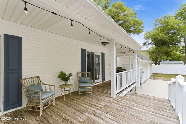 801 E Yacht Drive, Oak Island, NC 28465
