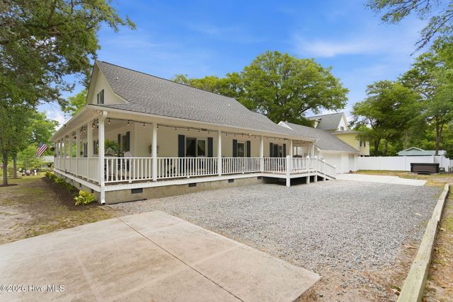 801 E Yacht Drive, Oak Island, NC 28465