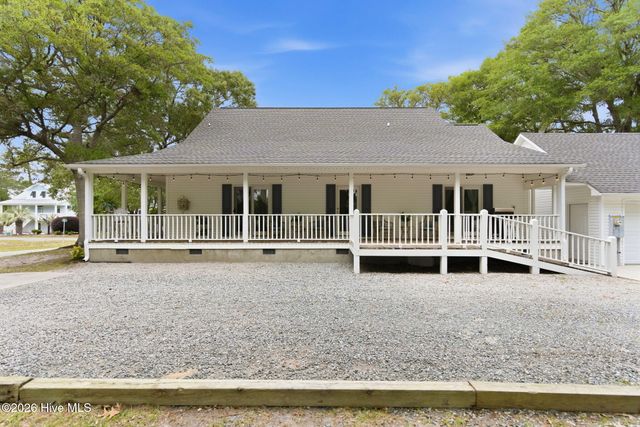 801 E Yacht Drive, Oak Island, NC 28465