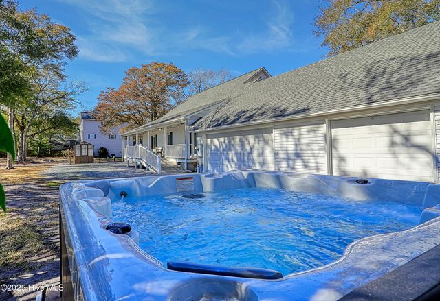 801 E Yacht Drive, Oak Island, NC 28465