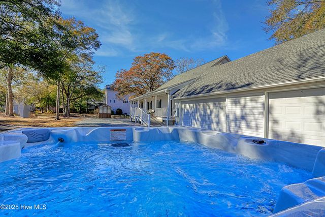 801 E Yacht Drive, Oak Island, NC 28465