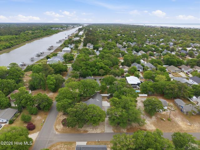 801 E Yacht Drive, Oak Island, NC 28465