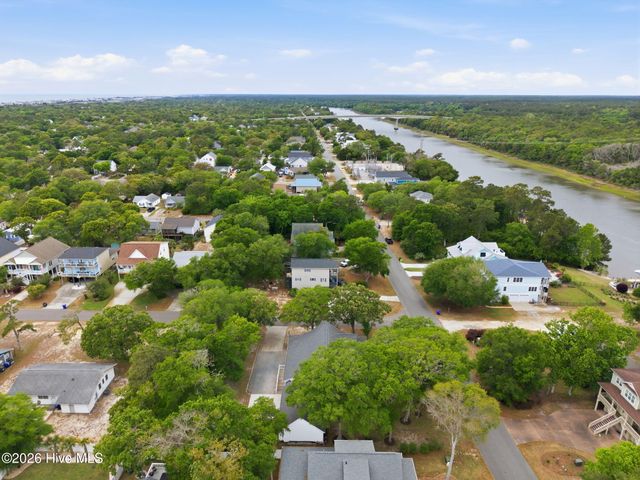 801 E Yacht Drive, Oak Island, NC 28465
