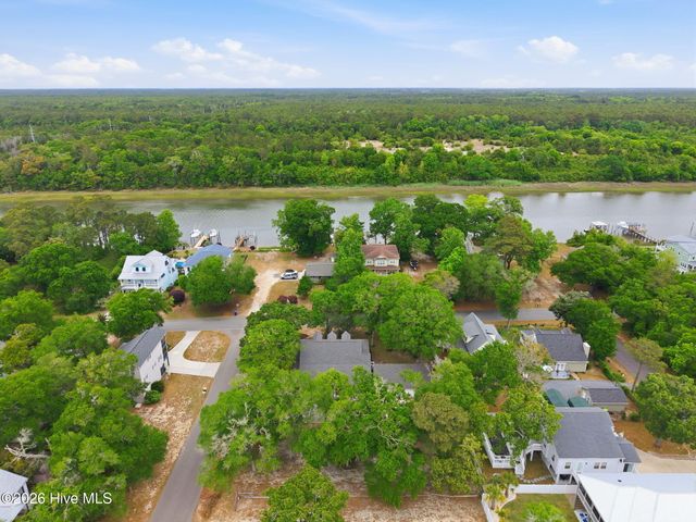 801 E Yacht Drive, Oak Island, NC 28465